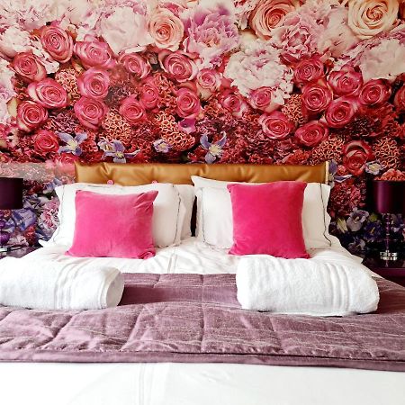 Westwell Hall Guest Accommodation, Bed & Breakfast, Luxury Rooms 伊尔弗勒科姆 外观 照片