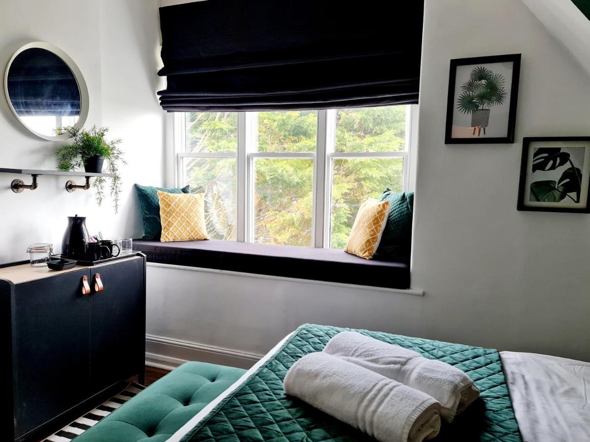 Westwell Hall Guest Accommodation, Bed & Breakfast, Luxury Rooms 伊尔弗勒科姆 外观 照片