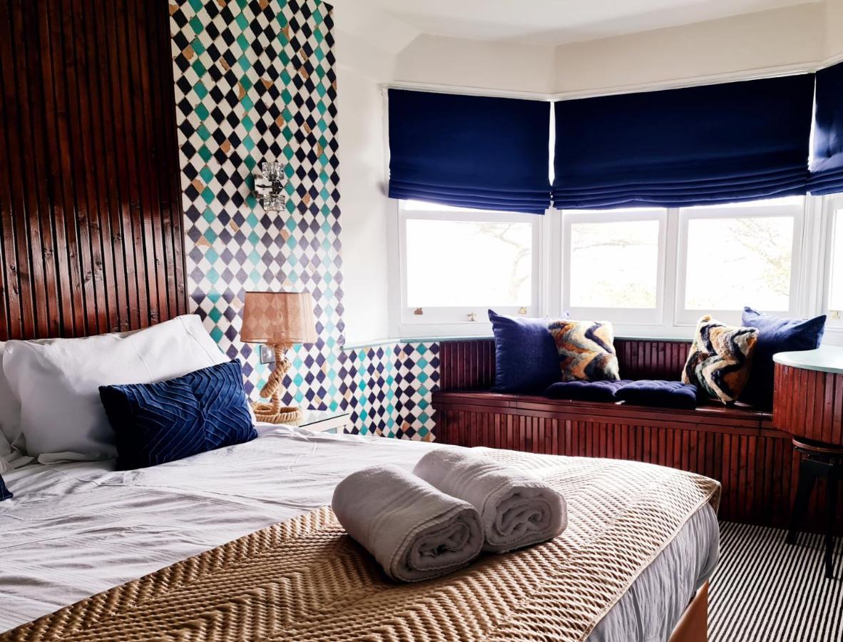 Westwell Hall Guest Accommodation, Bed & Breakfast, Luxury Rooms 伊尔弗勒科姆 外观 照片